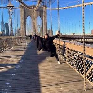 Meet your Posher, Varaly